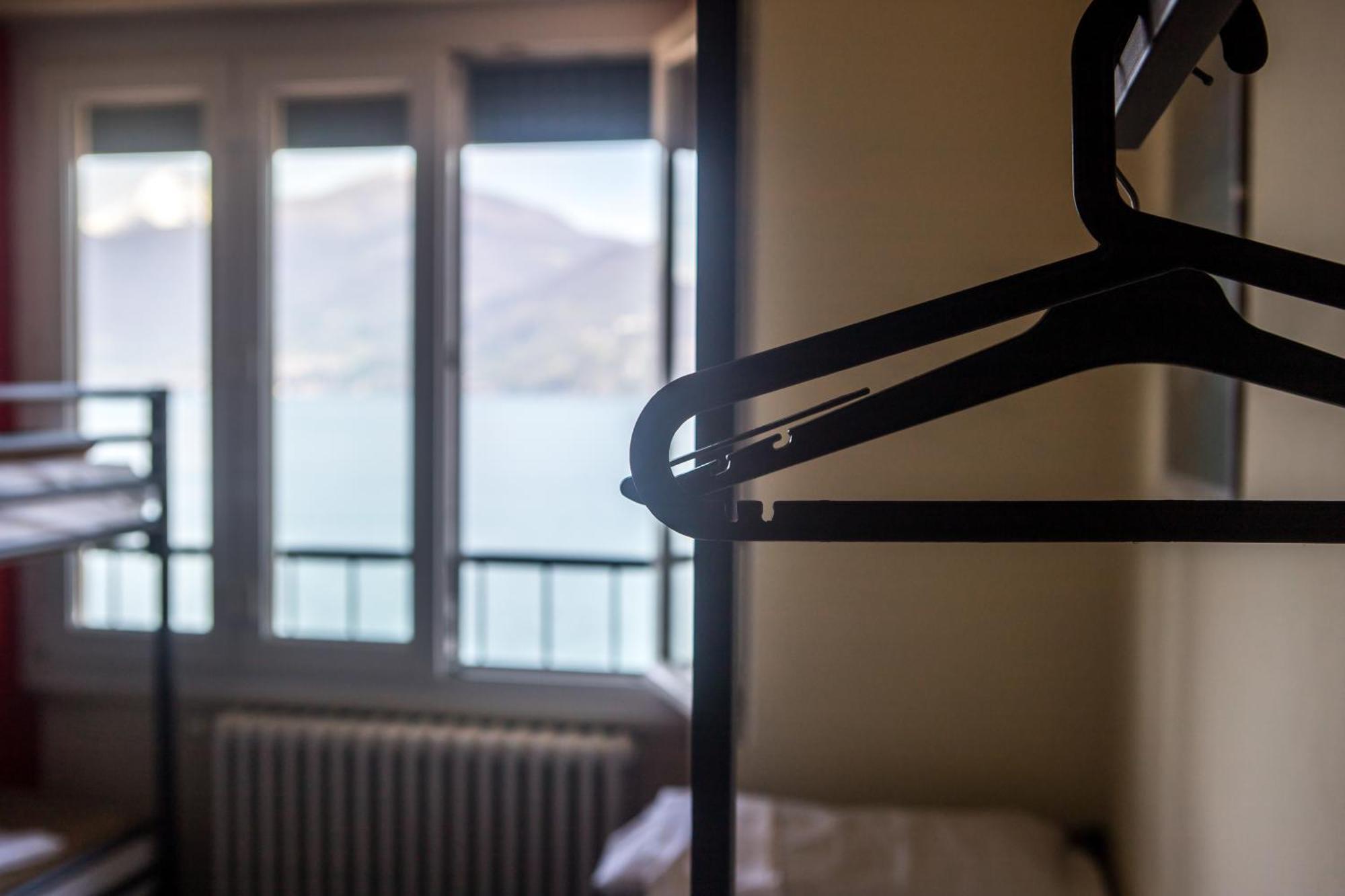 Lake Como Hostel Menaggio Room photo